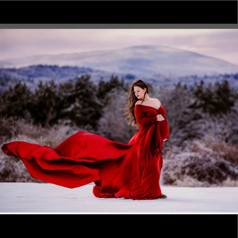 Stunning Like New Maternity Off Shoulders Gown 🌹